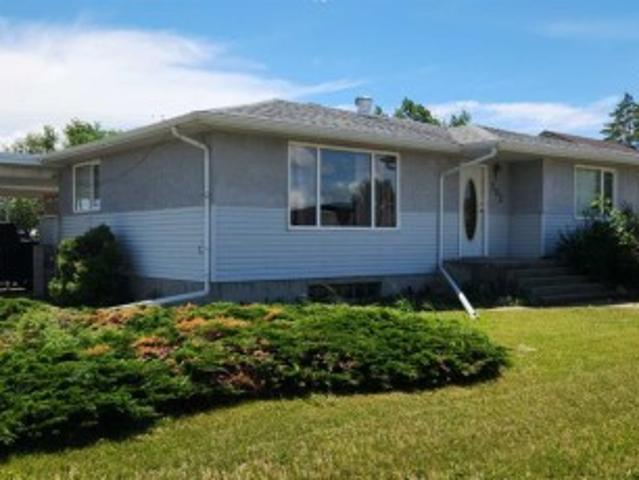 House for sale in Vauxhall, Alberta