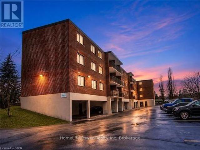 Condo for sale in Meinzinger Park-Lakeside, Kitchener