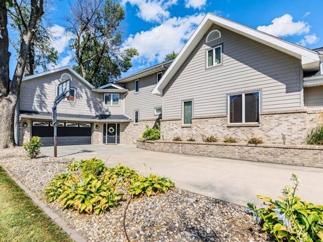 House for sale in Lake Park, Dickinson County
