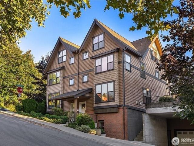 Townhouse for sale in Bellevue, Washington