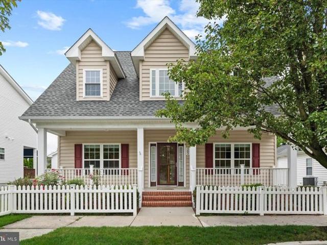 House for sale in Cannery Village, Milton
