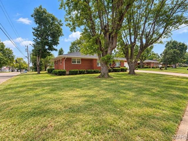 House for sale in Farmington, Saint Francois County