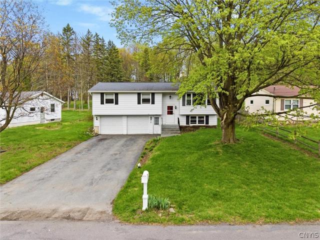 House for sale in Camillus, New York