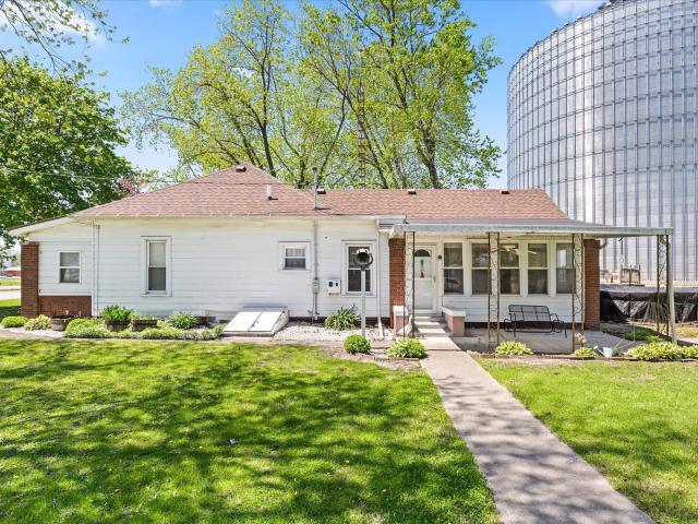 House for sale in Long Point, Illinois