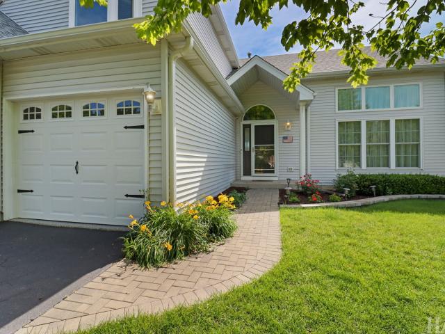 House for sale in Mchenry, Illinois