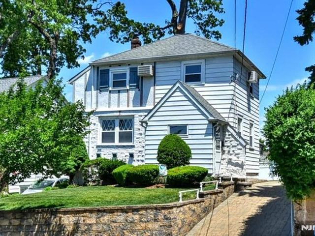 House for sale in Wood Ridge, New Jersey