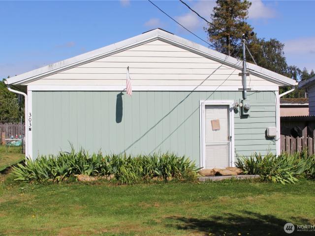 House for sale in South Bend, Washington