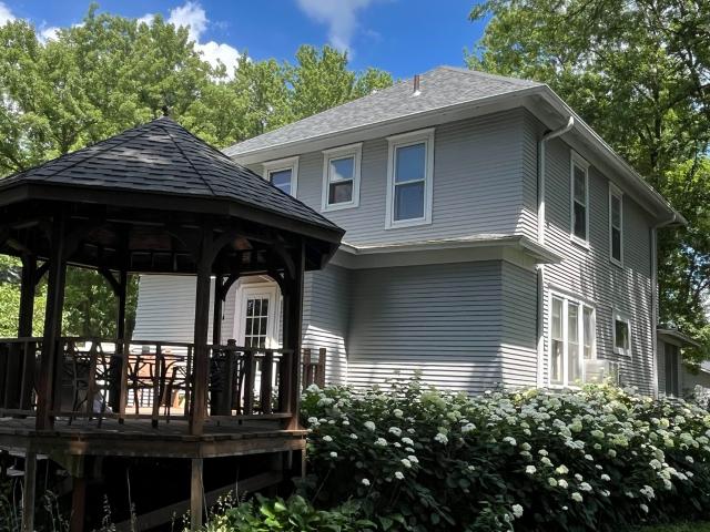 House for sale in Graettinger, Iowa