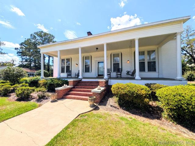 House for sale in Columbia, Alabama