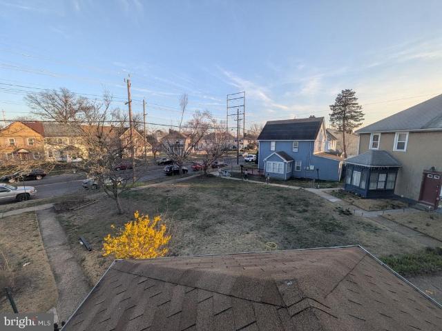 Townhouse for sale in Commerce, New Jersey