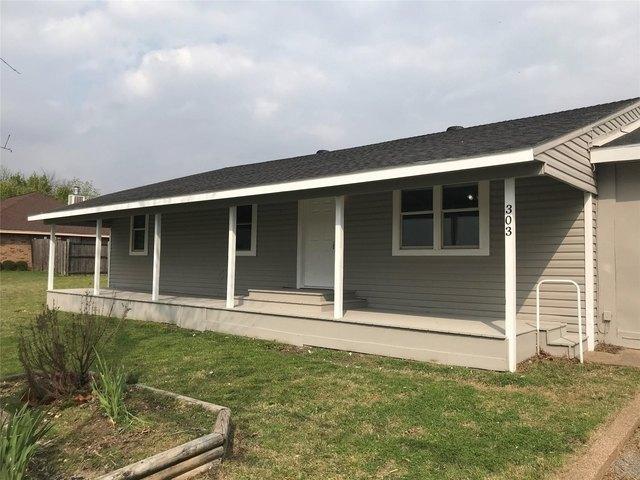 House for sale in Farmersville, Collin County