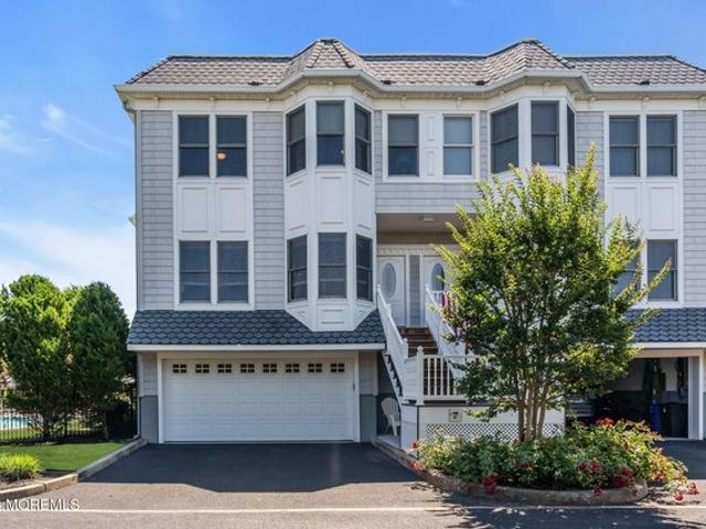 Townhouse for sale in Point Pleasant Beach, New Jersey