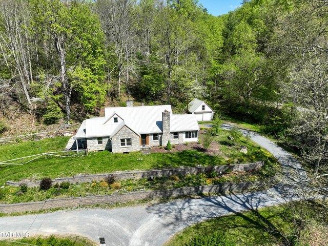 House for sale in Roan Mountain, East Tennessee