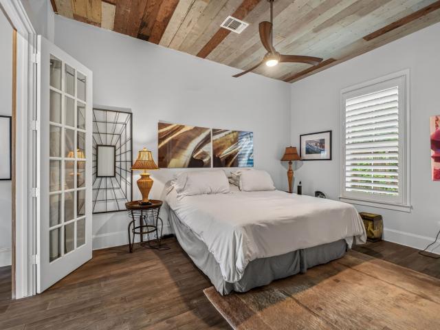 House for sale in Brenham Downtown Historic District, Brenham