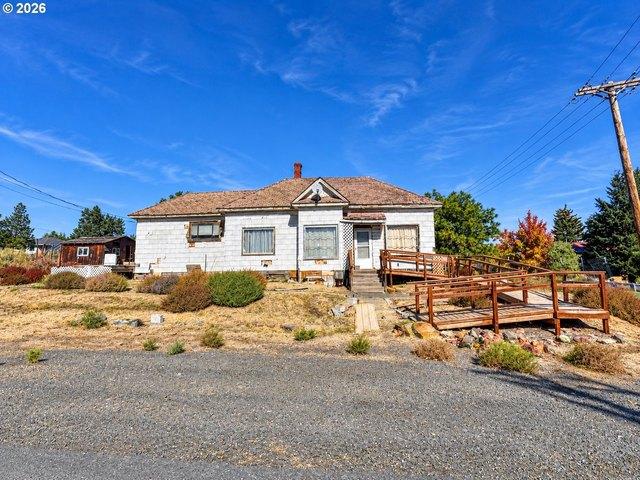 House for sale in Condon, Gilliam County