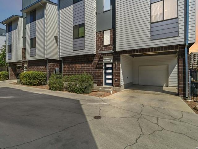 Townhouse for sale in Leesville, Texas