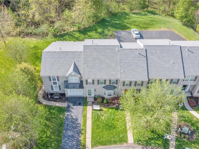 Townhouse for sale in Strabane, Pennsylvania