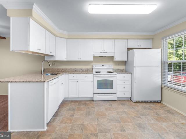 Townhouse for sale in Whispering Woods, Arnold