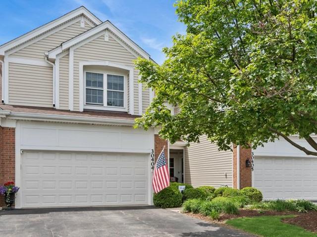 Townhouse for sale in Warrenville, Illinois