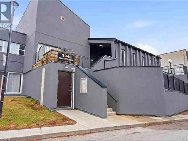 Townhouse for sale in Mississauga, Ontario