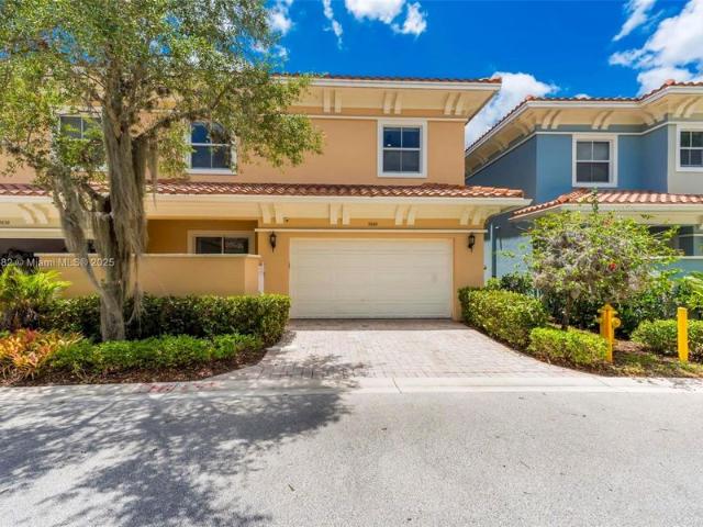 Townhouse for sale in Sunrise