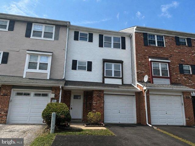 Townhouse for sale in Delaware