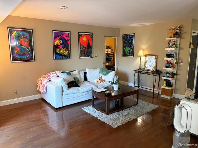 Condo for sale in Commerce Township, Michigan