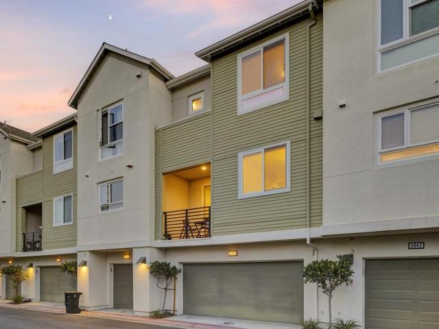 Townhouse for sale in San Mateo