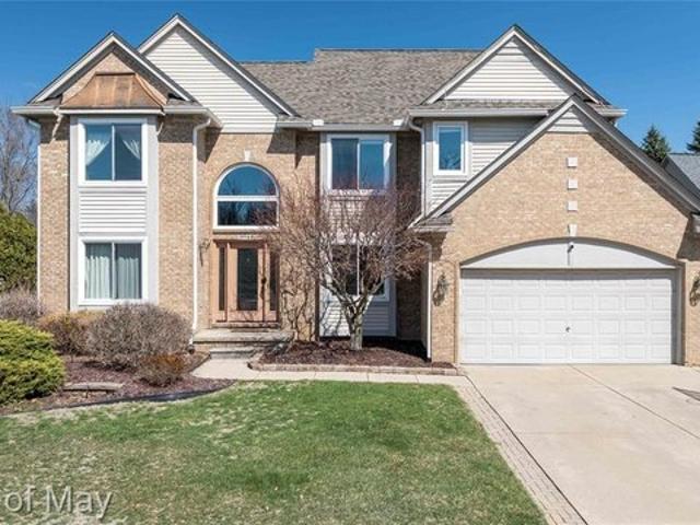 House for sale in Wixom, Michigan