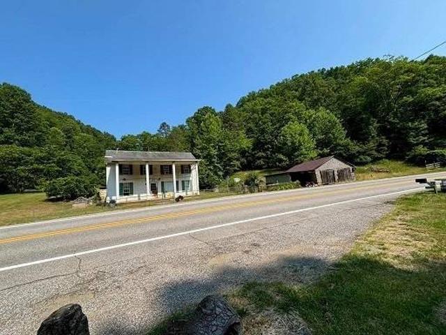 Farm for sale in Gandeeville, West Virginia