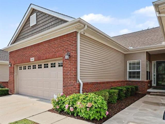 Condo for sale in Auburn Hills, Michigan