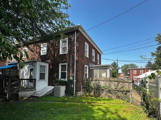 Townhouse for sale in Camden