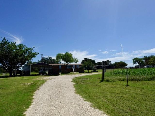 House for sale in Hamilton, Texas