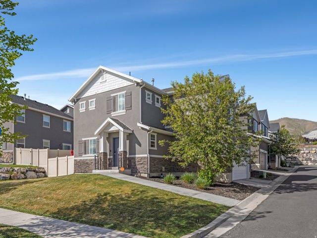 House for sale in Saratoga Springs, Utah