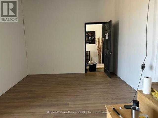 Commercial for rent in Grey, Ontario
