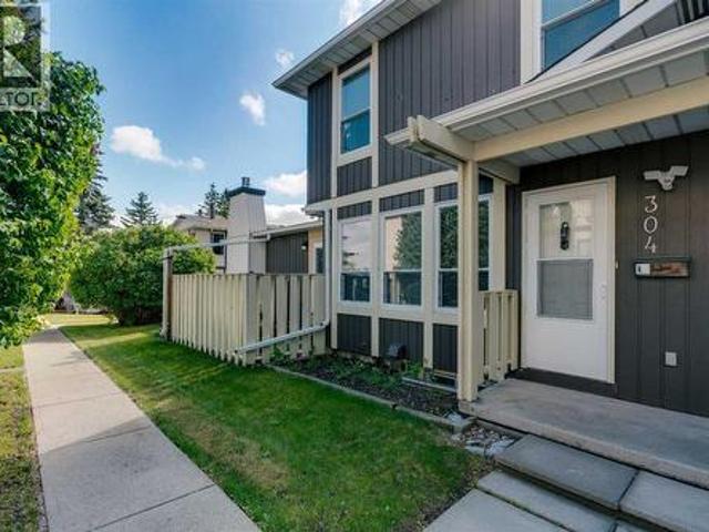 Townhouse for sale in Northwest, Alberta