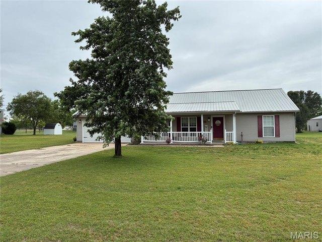 House for sale in Sikeston, Missouri