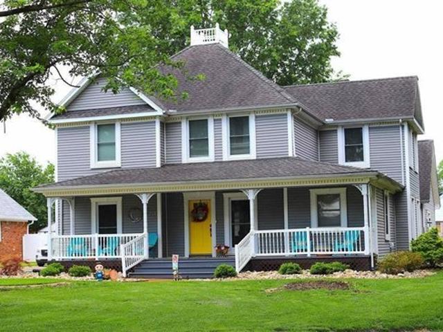 House for sale in Mayfield, Kentucky