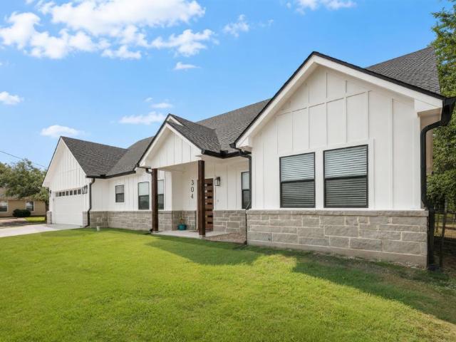 House for sale in Riesel, Texas