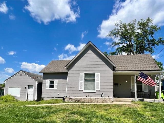 House for sale in Harrisonville, Missouri