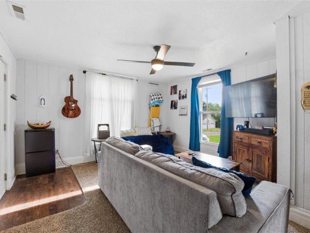 House for sale in Harrisonville, Missouri