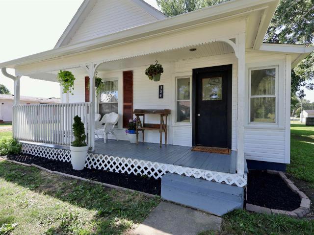 House for sale in Farmland, Indiana