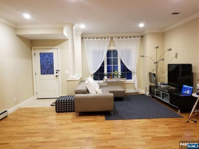 House for sale in Palisades Park, New Jersey