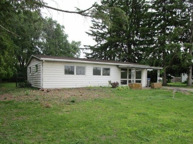 House for sale in Syracuse, Indiana