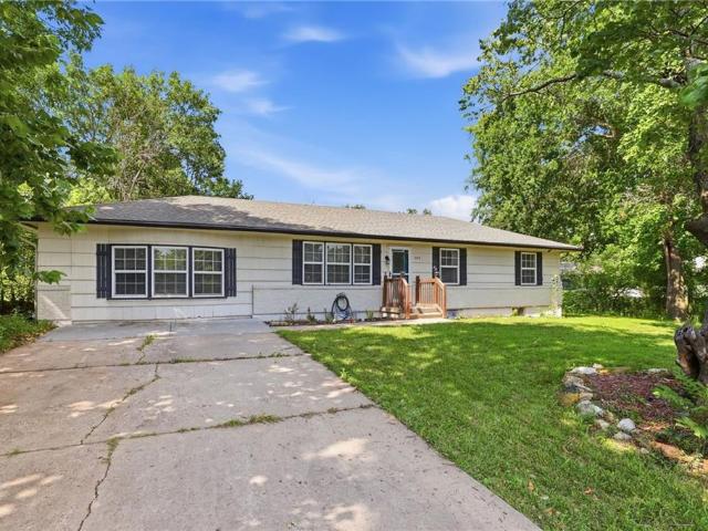 House for sale in Harrisonville, Missouri