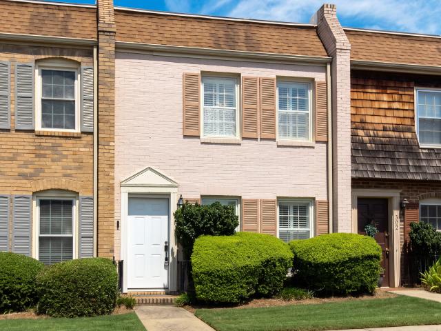 Condo for sale in Georgetown Townhomes, Athens