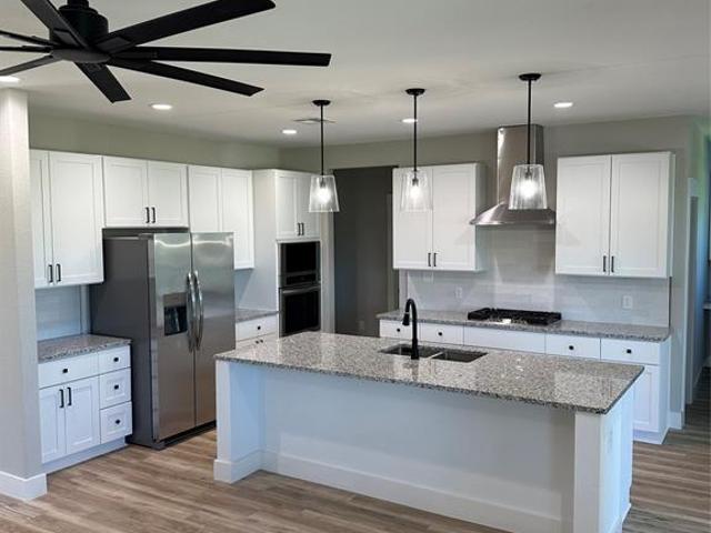 House for sale in Woodway