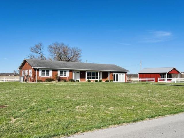 House for sale in Russell Springs, Kentucky