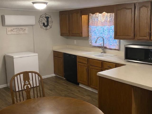 House for sale in Gideon, Missouri