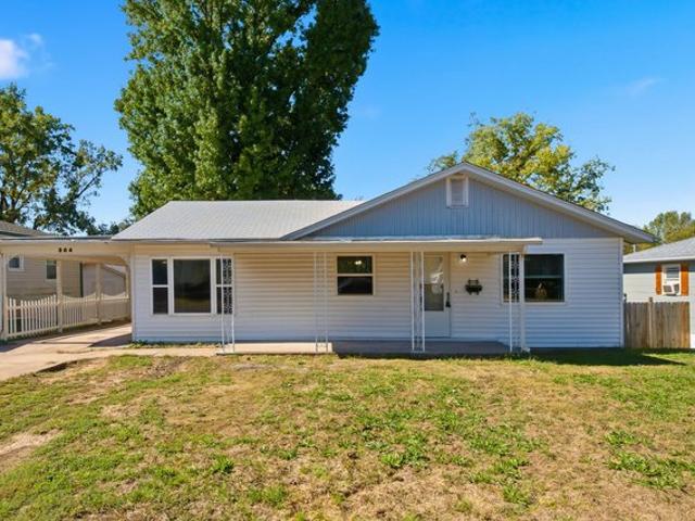 House for sale in Monett, Barry County